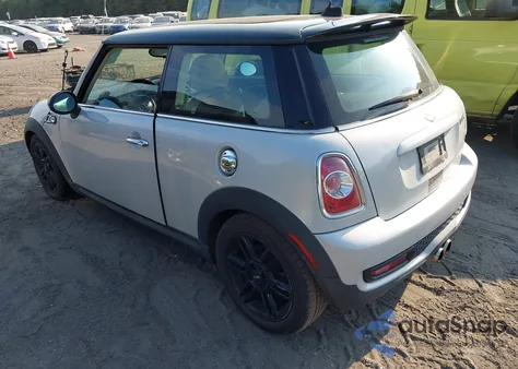 2013 Mini Cooper Cooper S из США, поврежденный, VIN WMWSV3C59DT480012